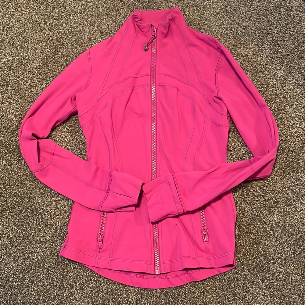 LULULEMON define jacket !! hot pink 💗🎀